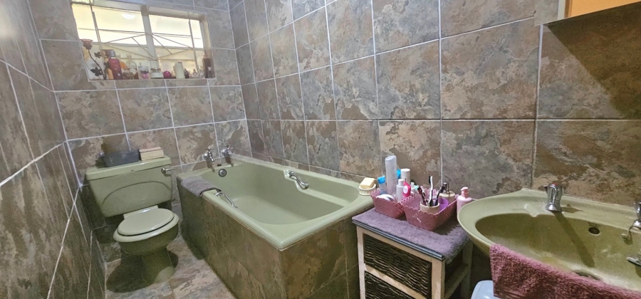 3 Bedroom Property for Sale in Hartbeespoort Rural North West